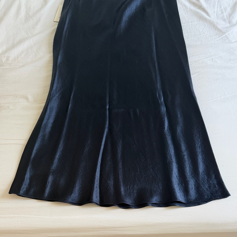 Elegant Black Satin Skirt - Picture 3 of 5